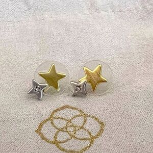 Kendra Scott studs